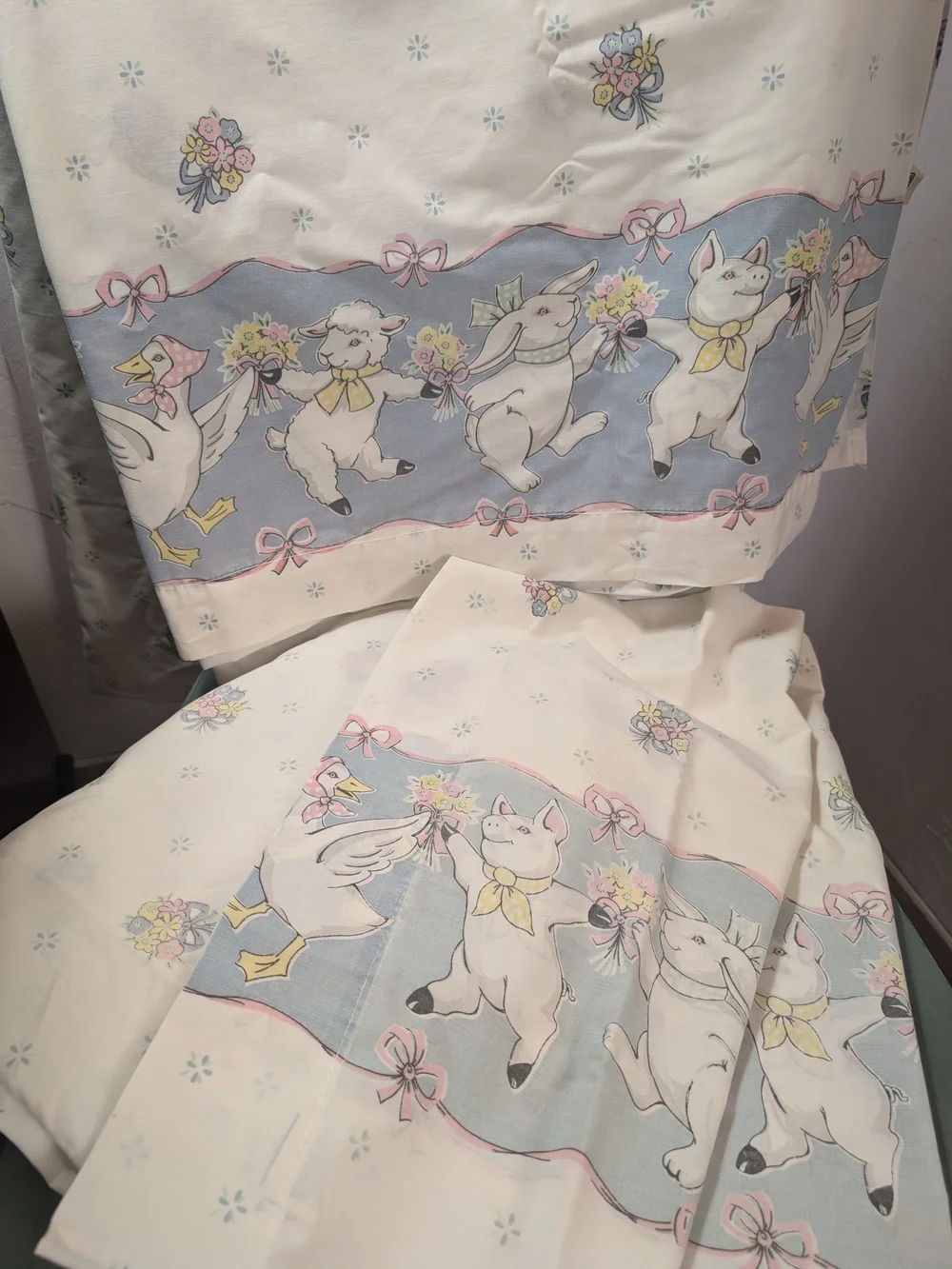 Vintage Sheet Set Queen Fieldcrest Howard Kaplans French Barn Pig Goose Rabbit